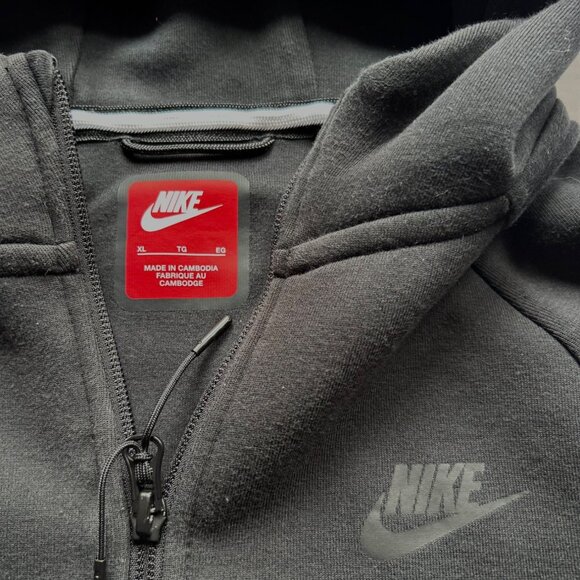 Nike Sportswear Zip up Boys Hoodie  | Black | Size X- Large - Picture 2 of 5